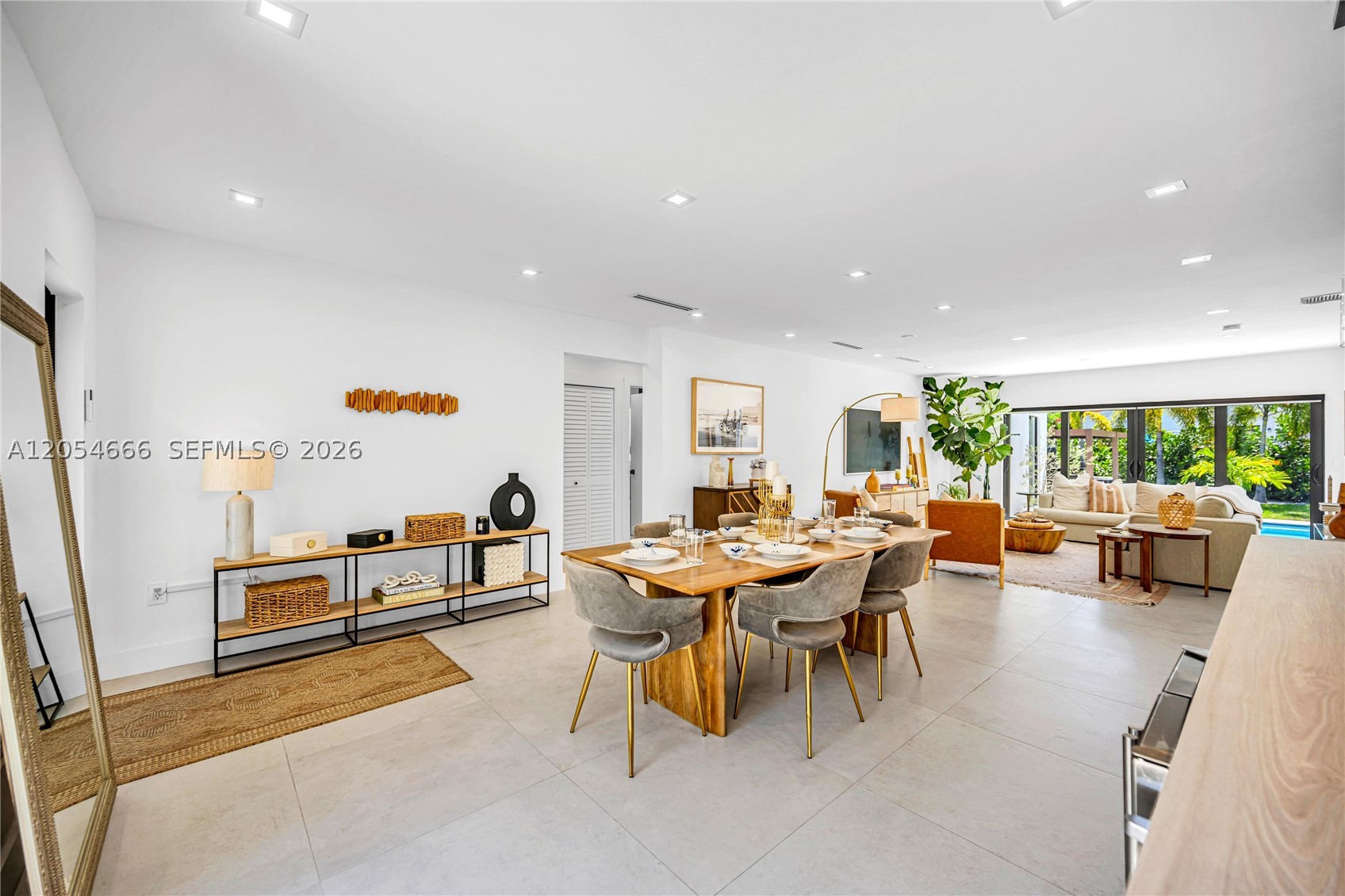 530 SW 18th Ter Miami, FL 33129