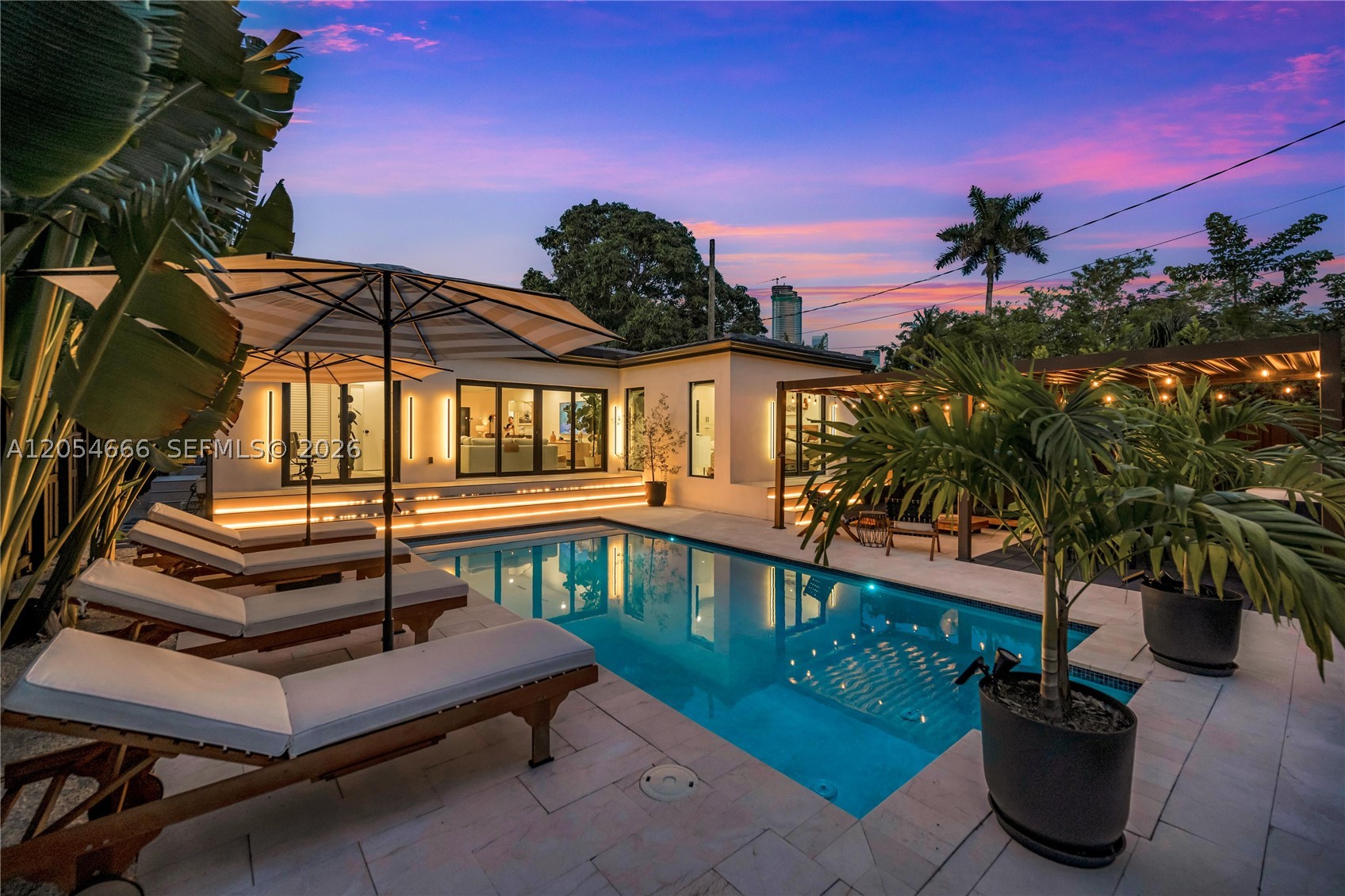 530 SW 18th Ter Miami, FL 33129