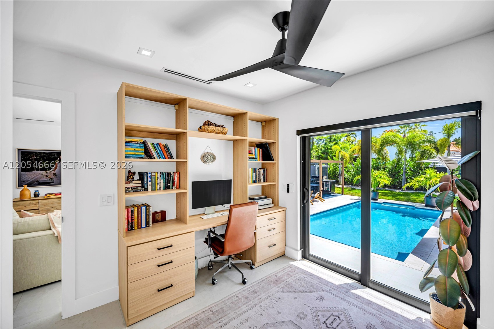 530 SW 18th Ter Miami, FL 33129