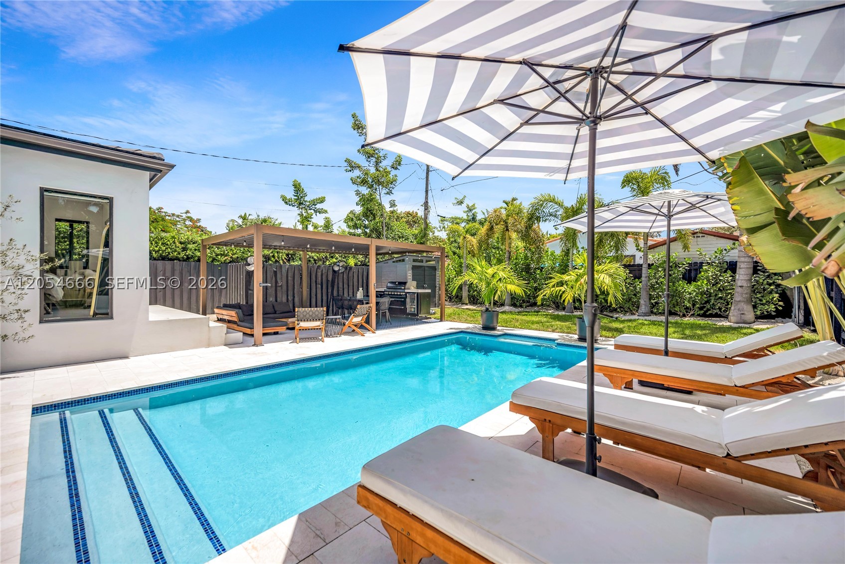 530 SW 18th Ter Miami, FL 33129