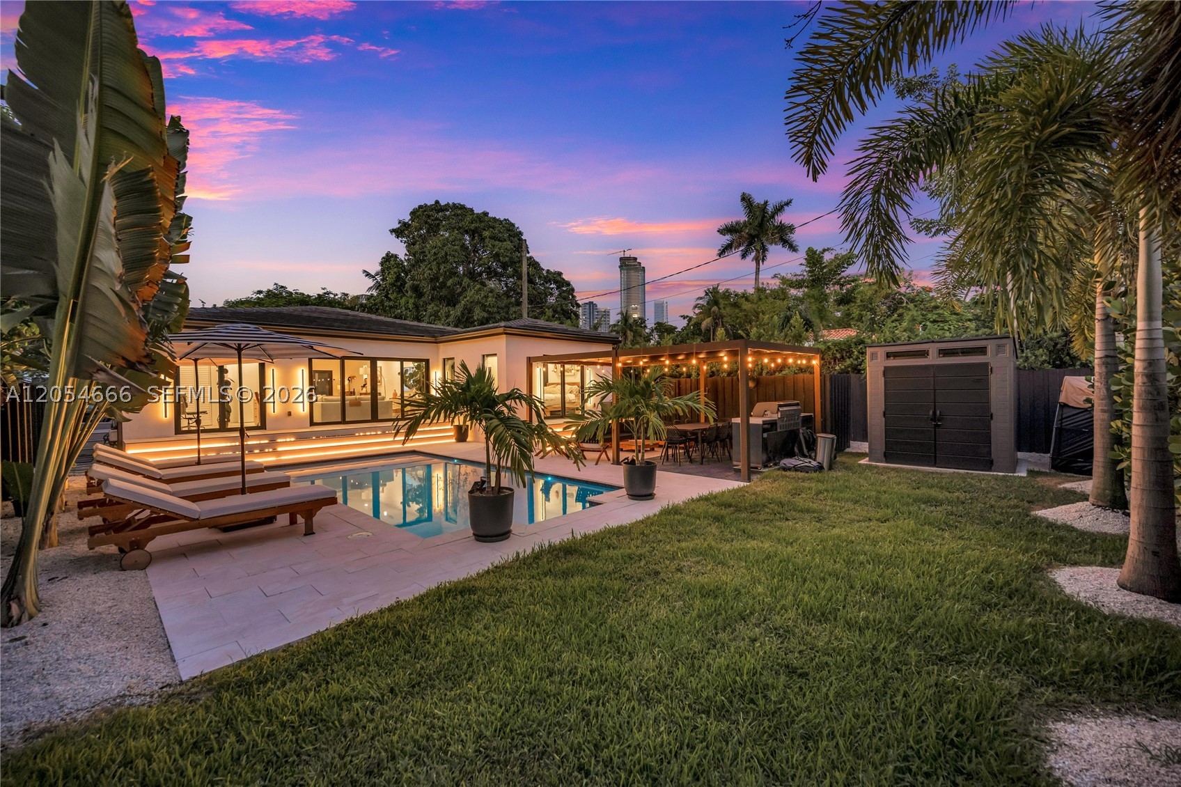 530 SW 18th Ter Miami, FL 33129