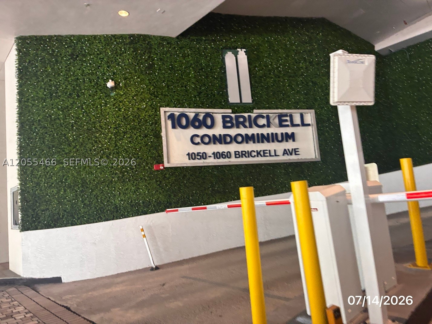 1050 Brickell Ave #1520