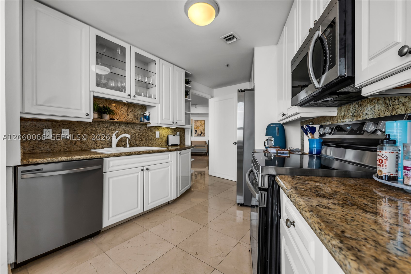848 Brickell Key Dr #1102 Miami, FL 33131