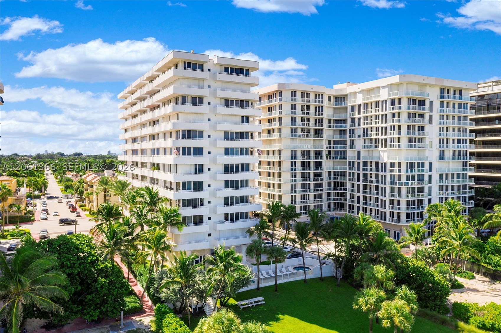 8911 Collins Ave #802