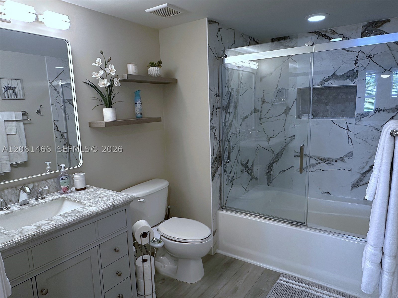 image 2080 Ocean Drive15