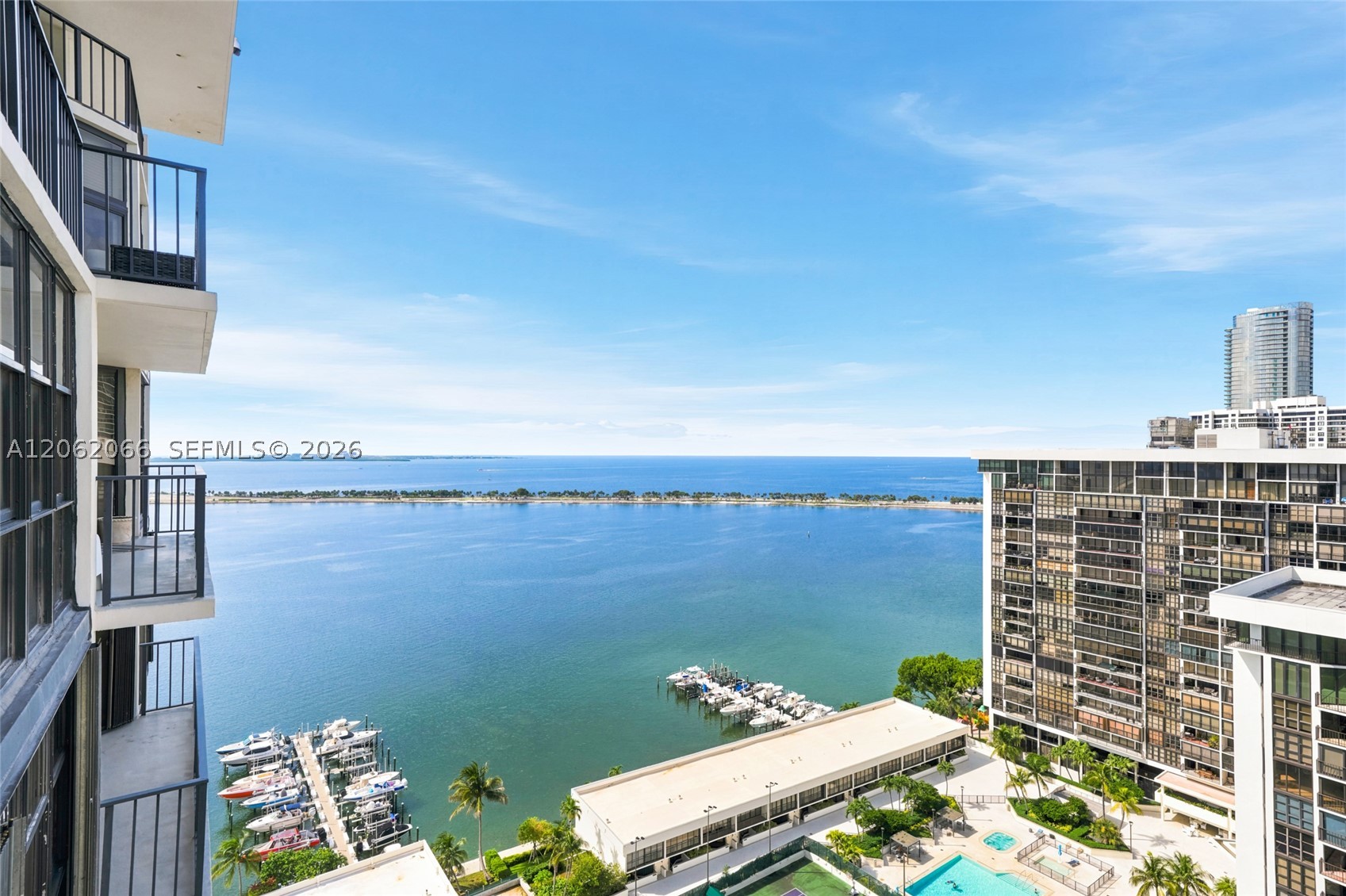 image Brickell Place II0