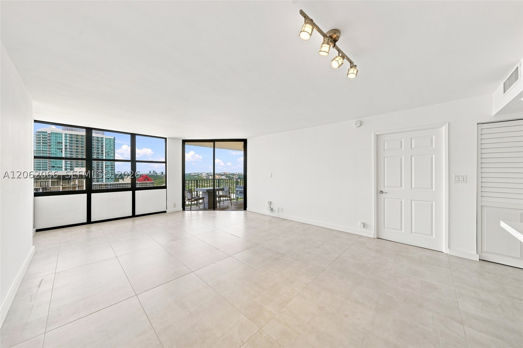 image Brickell Place II2