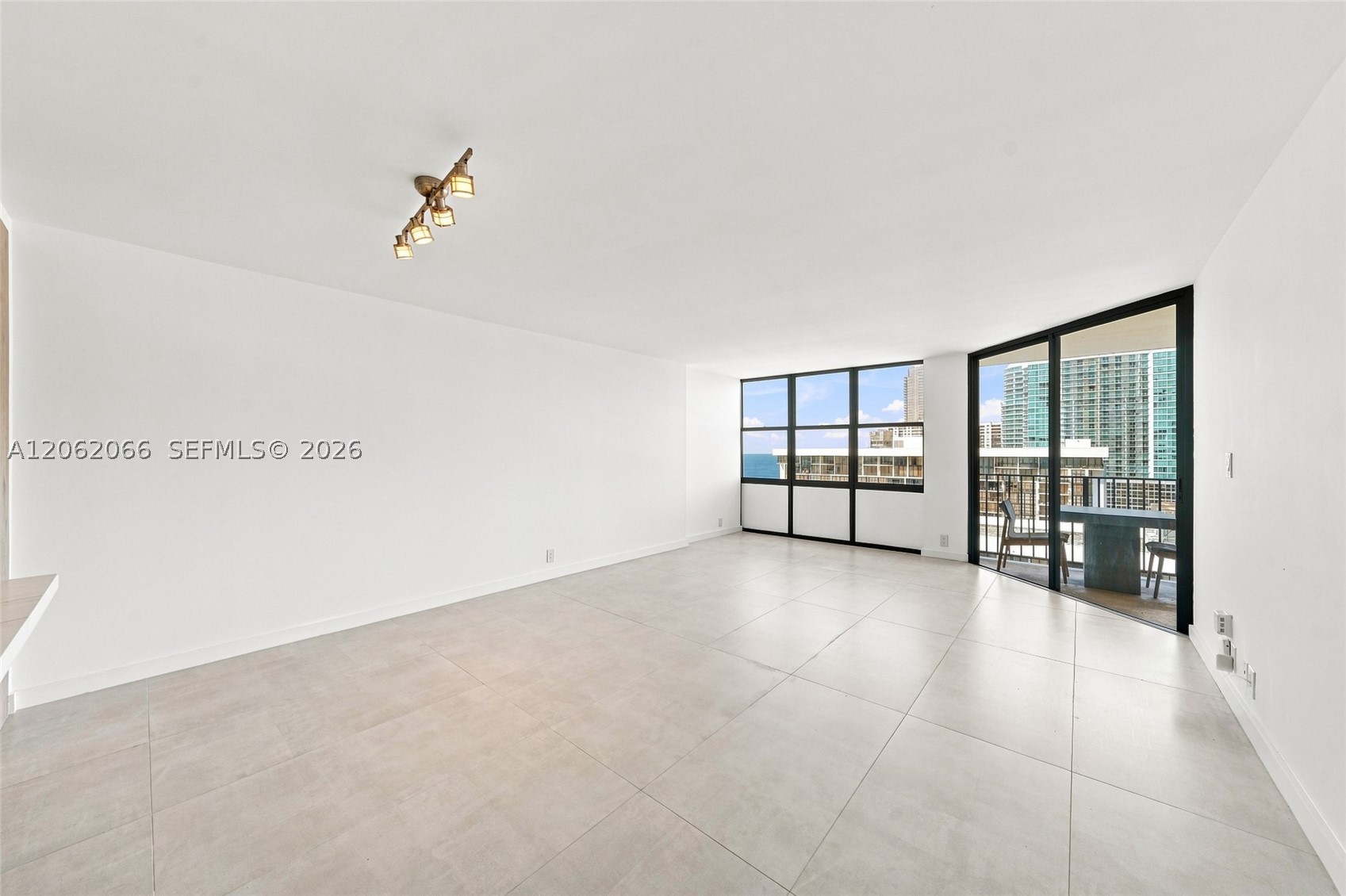 image Brickell Place II4