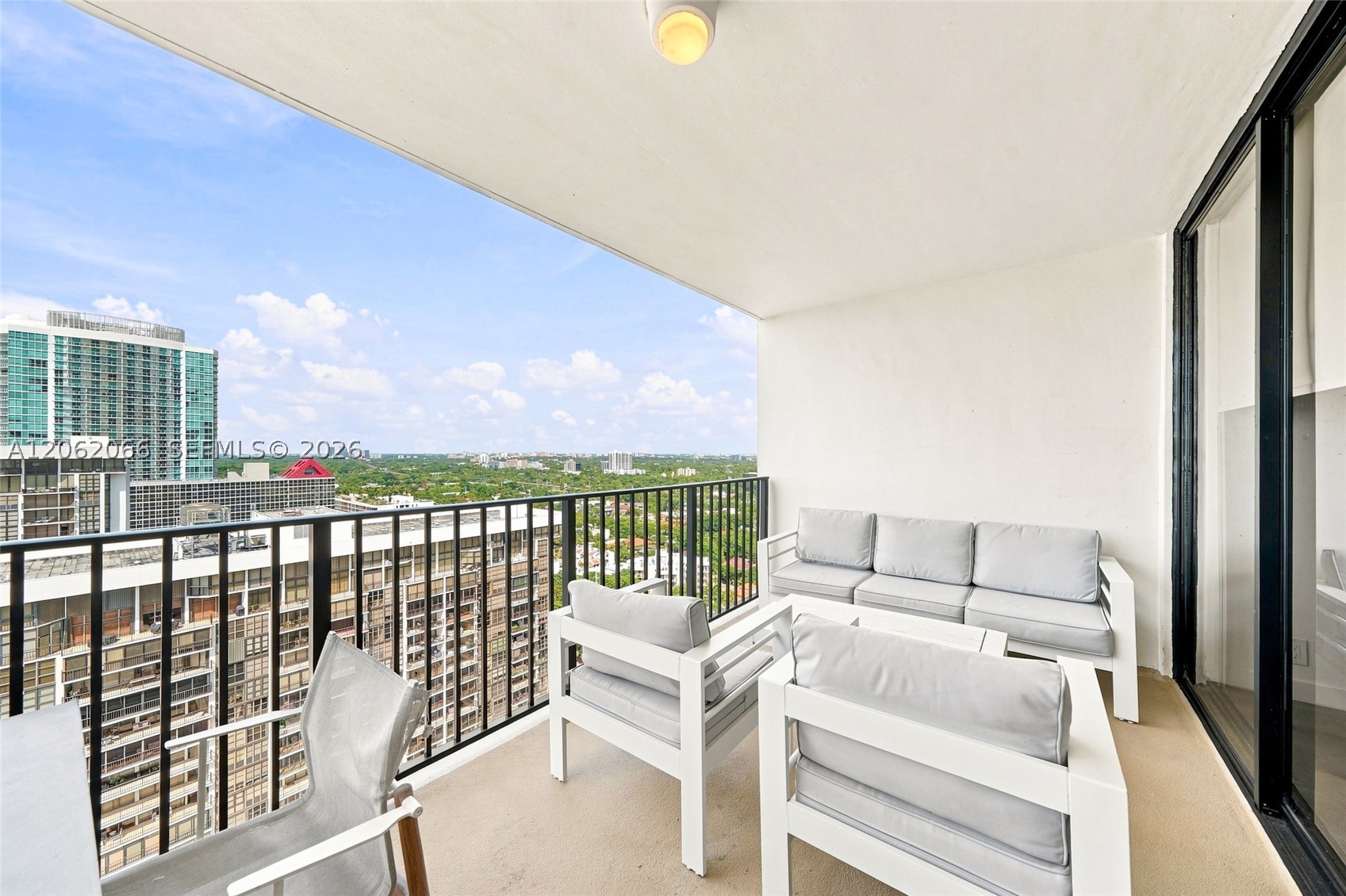 image Brickell Place II8