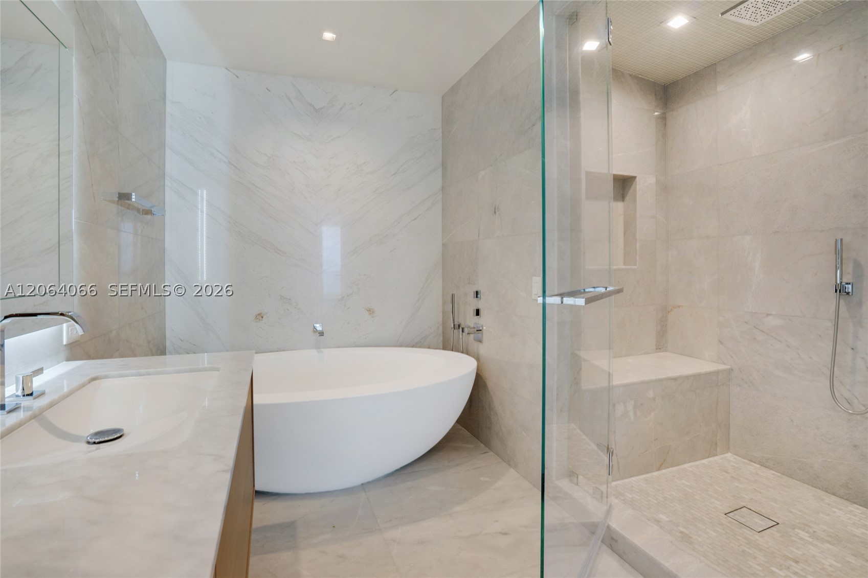 18501 Collins Ave #1804 Sunny Isles Beach, FL 33160