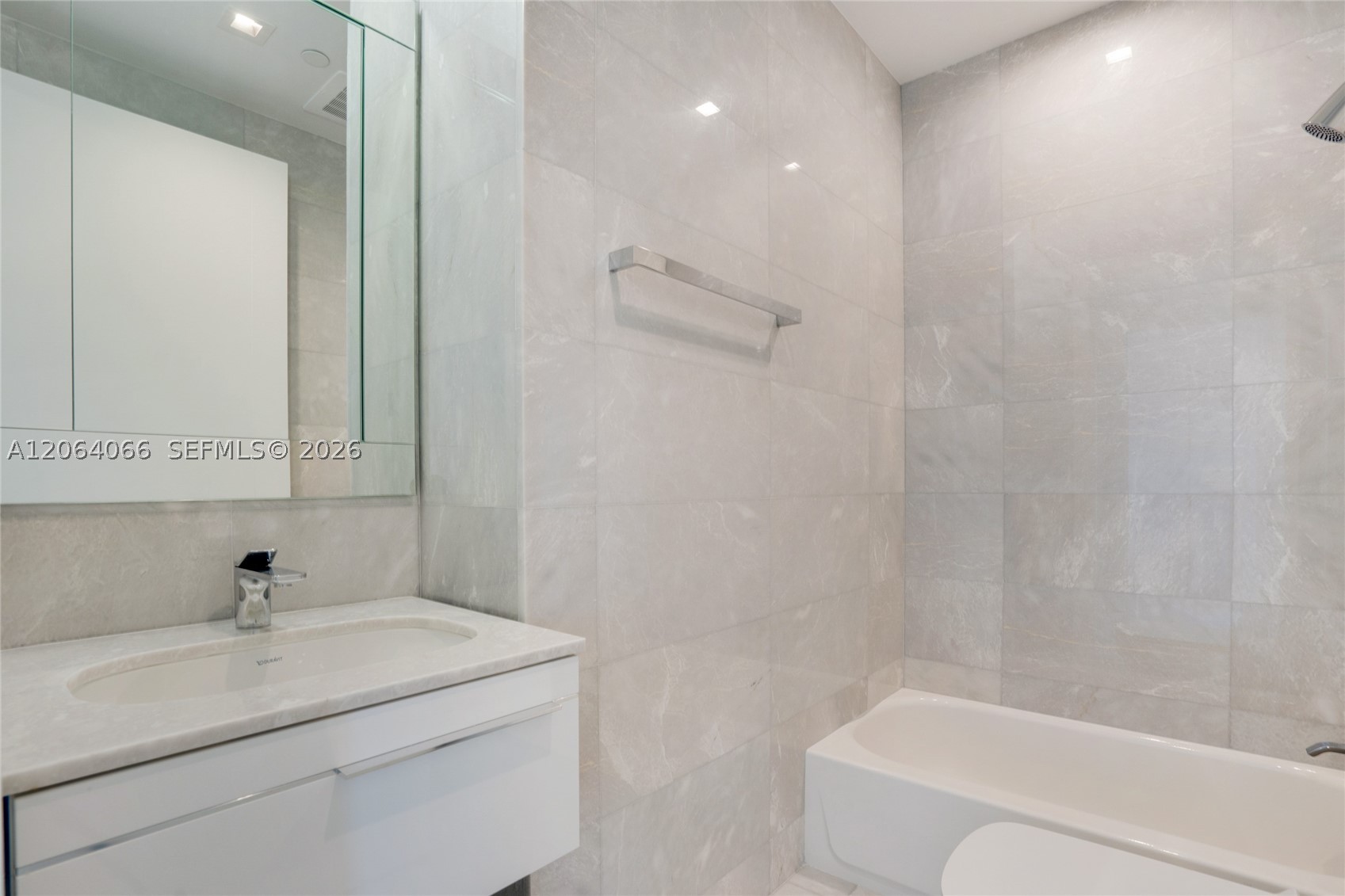 18501 Collins Ave #1804 Sunny Isles Beach, FL 33160