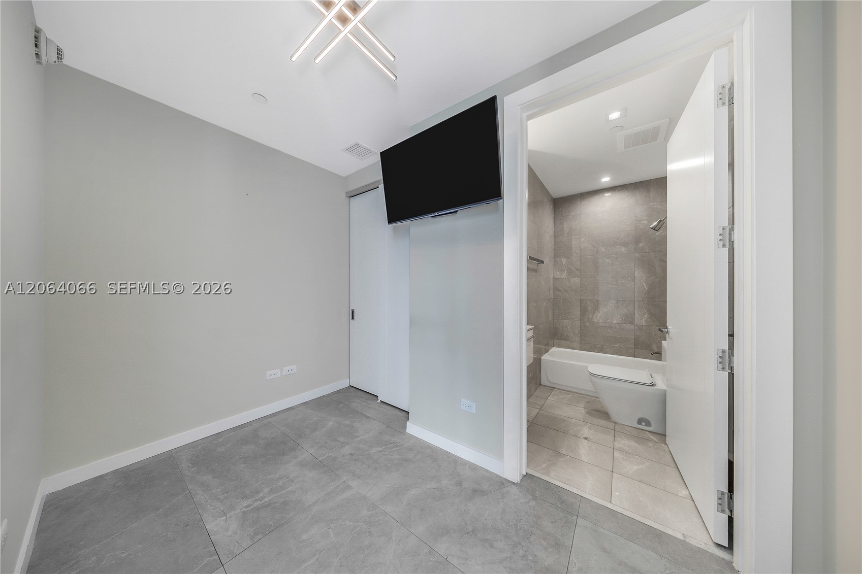 18501 Collins Ave #1804 Sunny Isles Beach, FL 33160