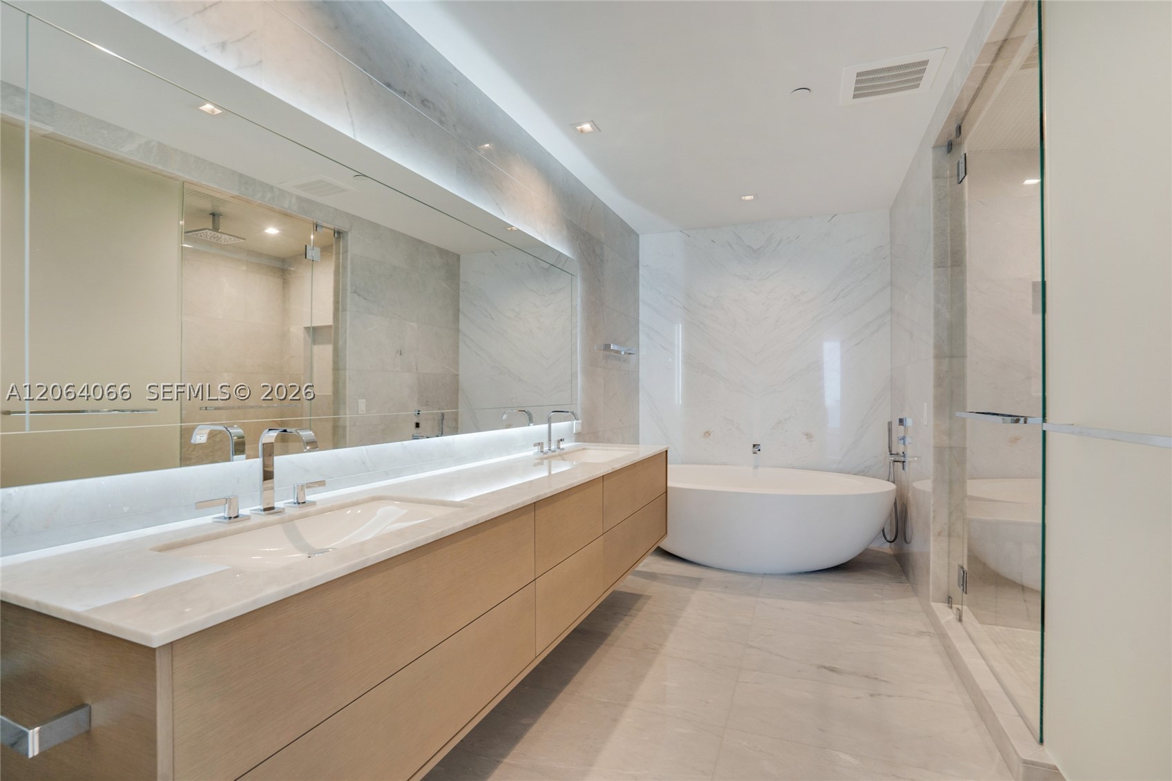 18501 Collins Ave #1804 Sunny Isles Beach, FL 33160