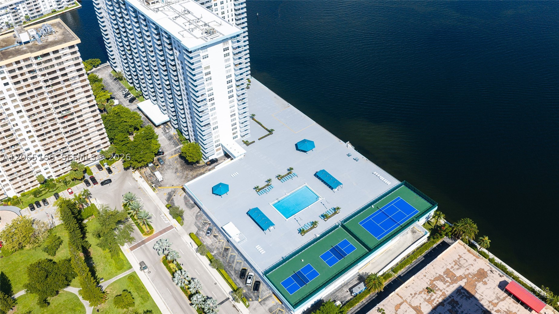 image Winston Towers 50037