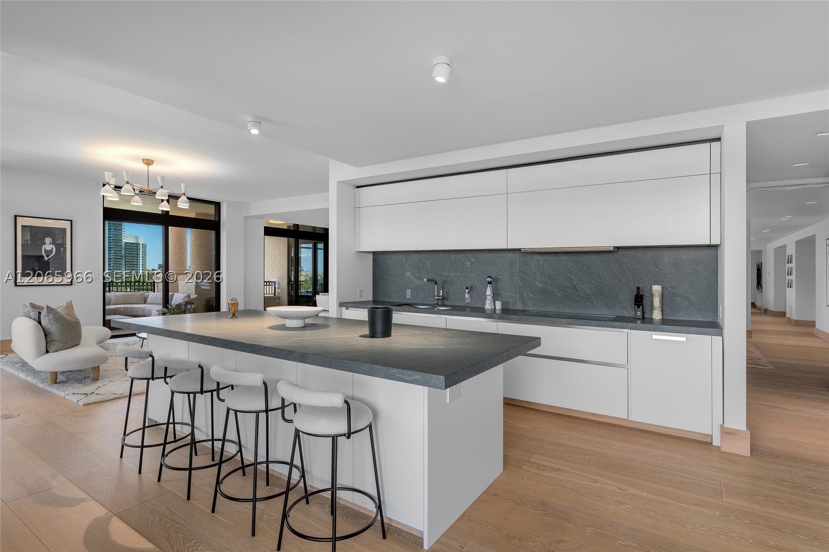 7061 Fisher Is Dr #7061 Miami Beach, FL 33109