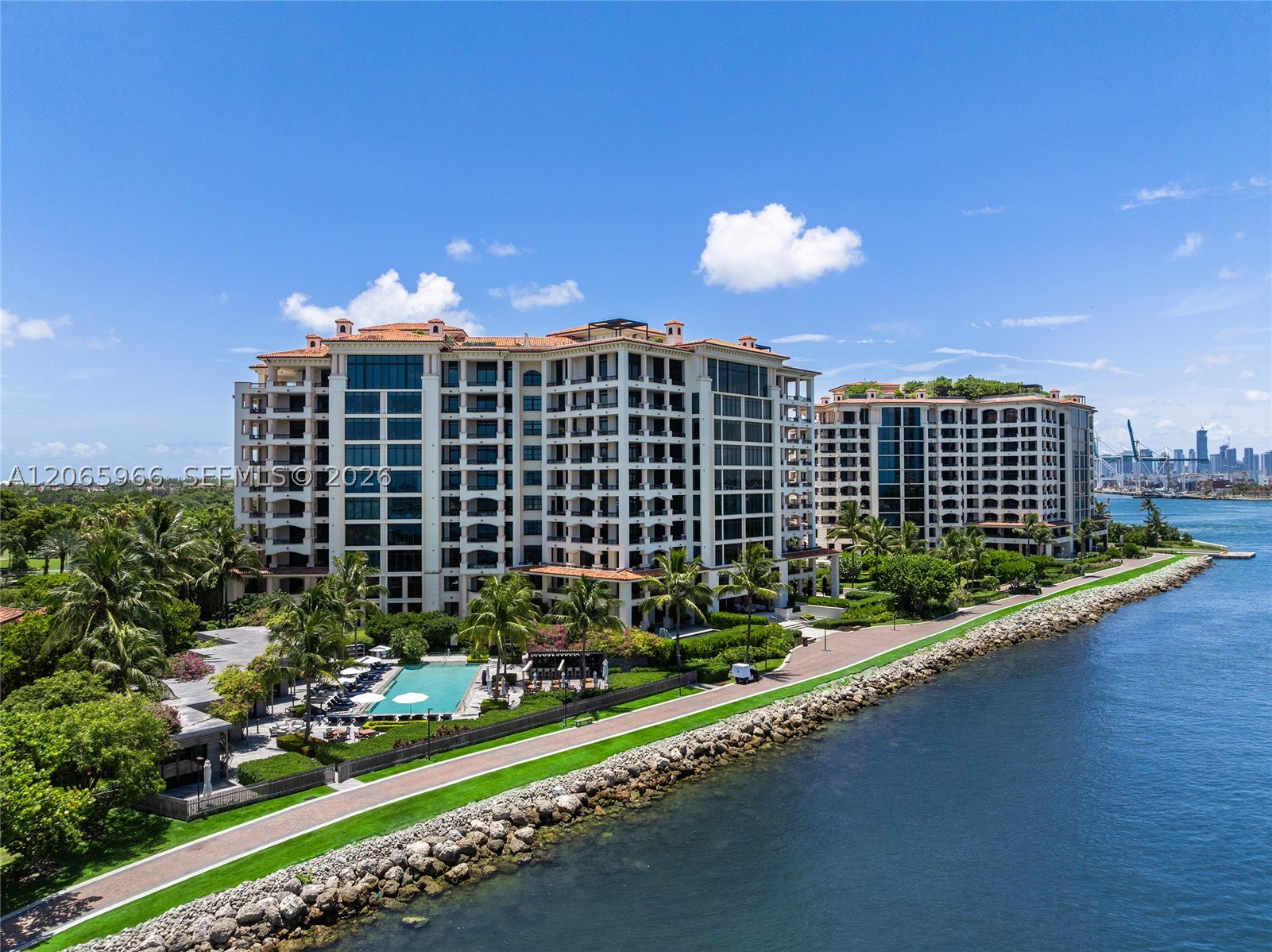 7061 Fisher Is Dr #7061 Miami Beach, FL 33109