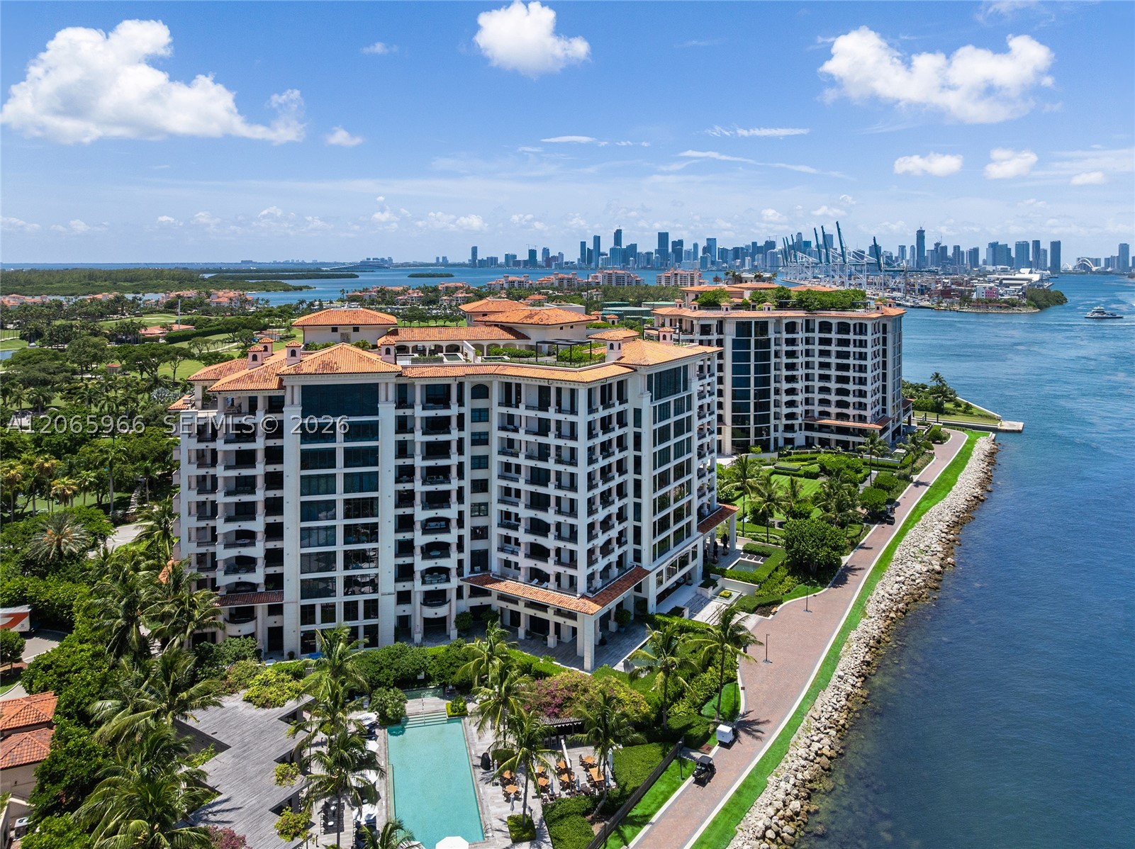 7061 Fisher Is Dr #7061 Miami Beach, FL 33109