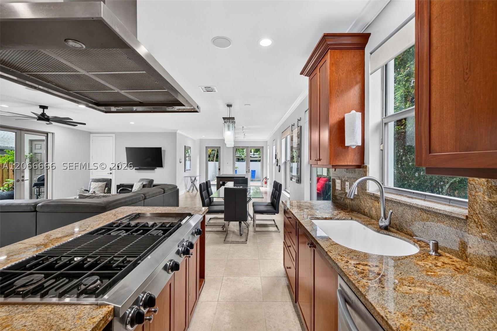 125 NE 16th Ter Fort Lauderdale, FL 33301