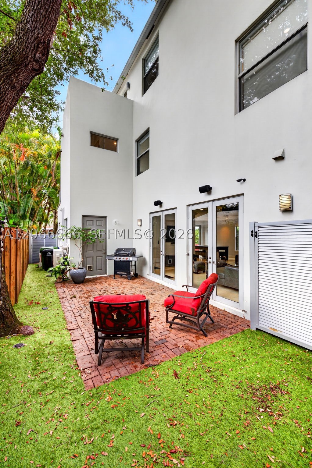 125 NE 16th Ter Fort Lauderdale, FL 33301