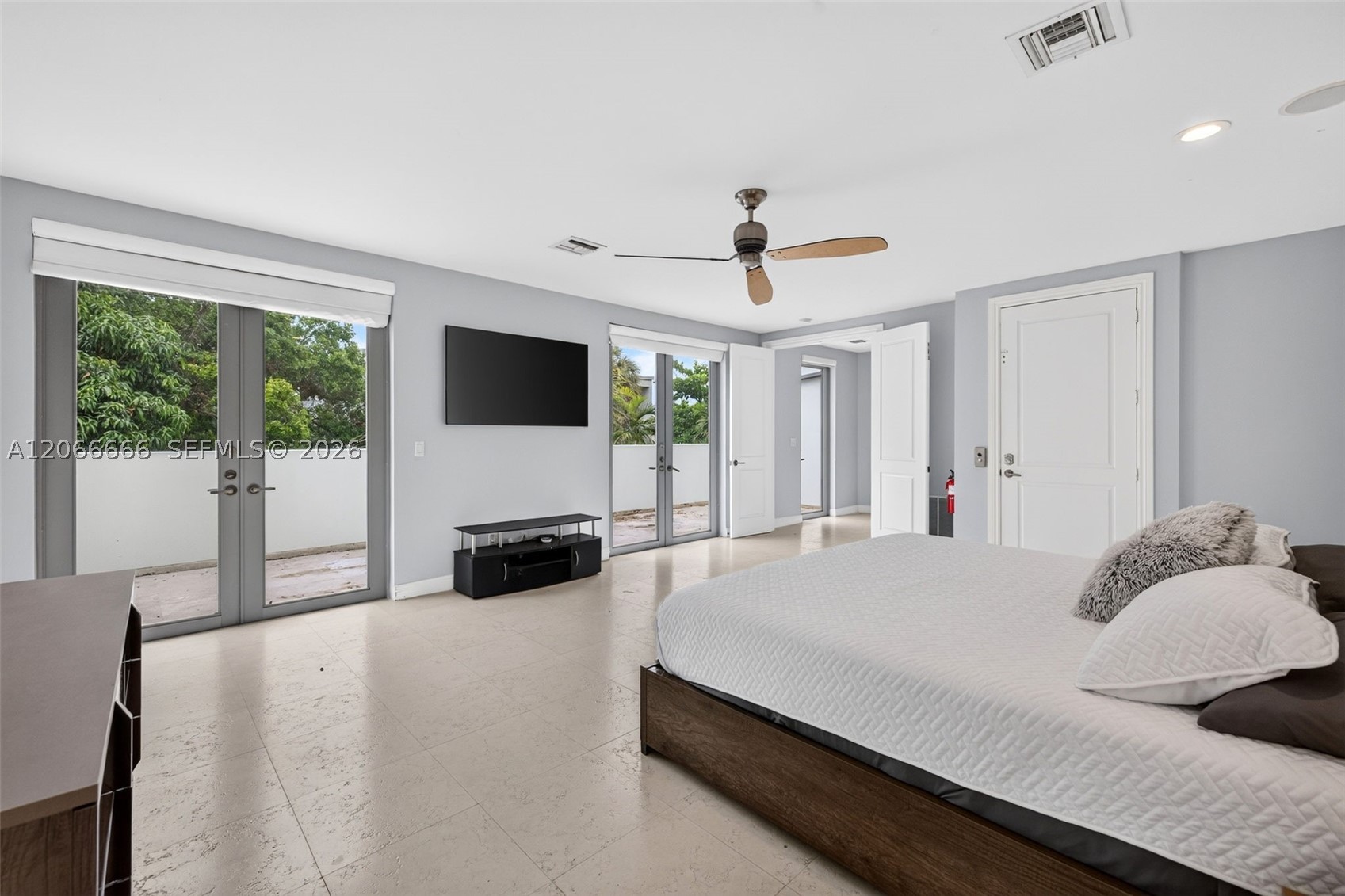 125 NE 16th Ter Fort Lauderdale, FL 33301