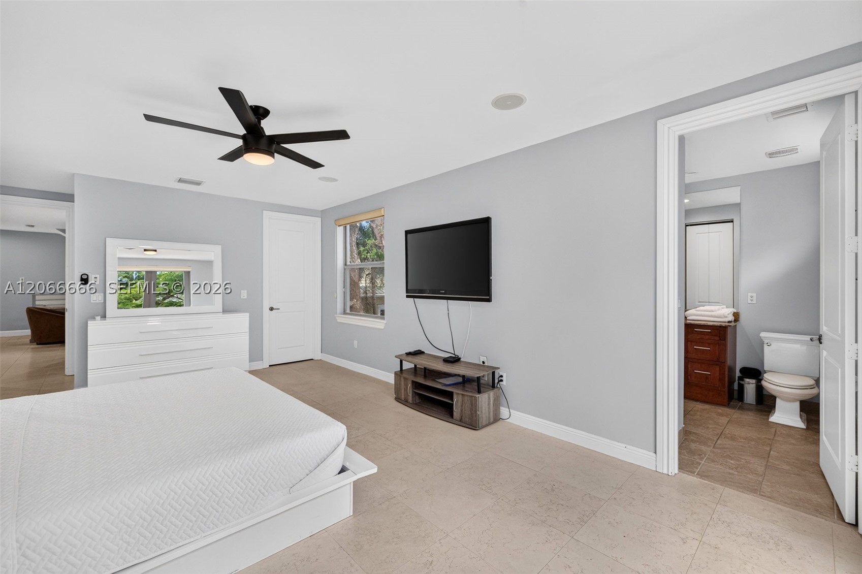 125 NE 16th Ter Fort Lauderdale, FL 33301