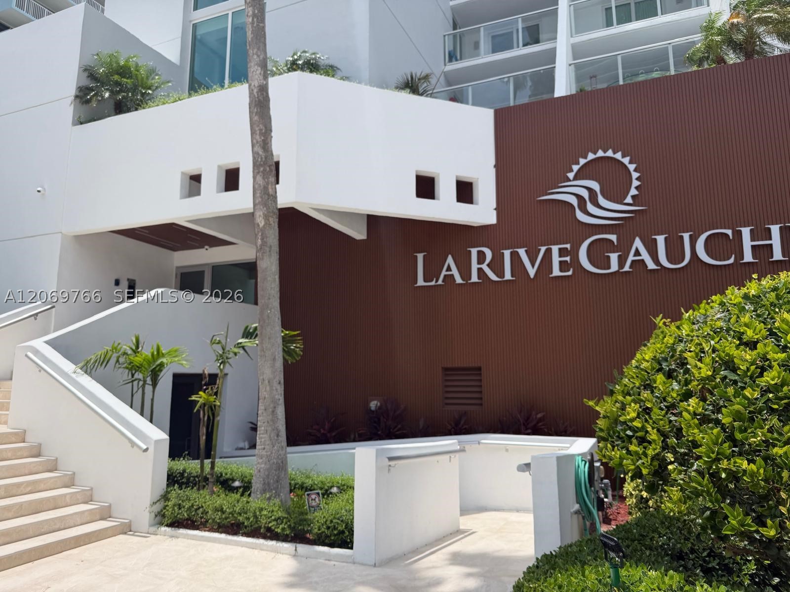 5880 Collins Ave #406