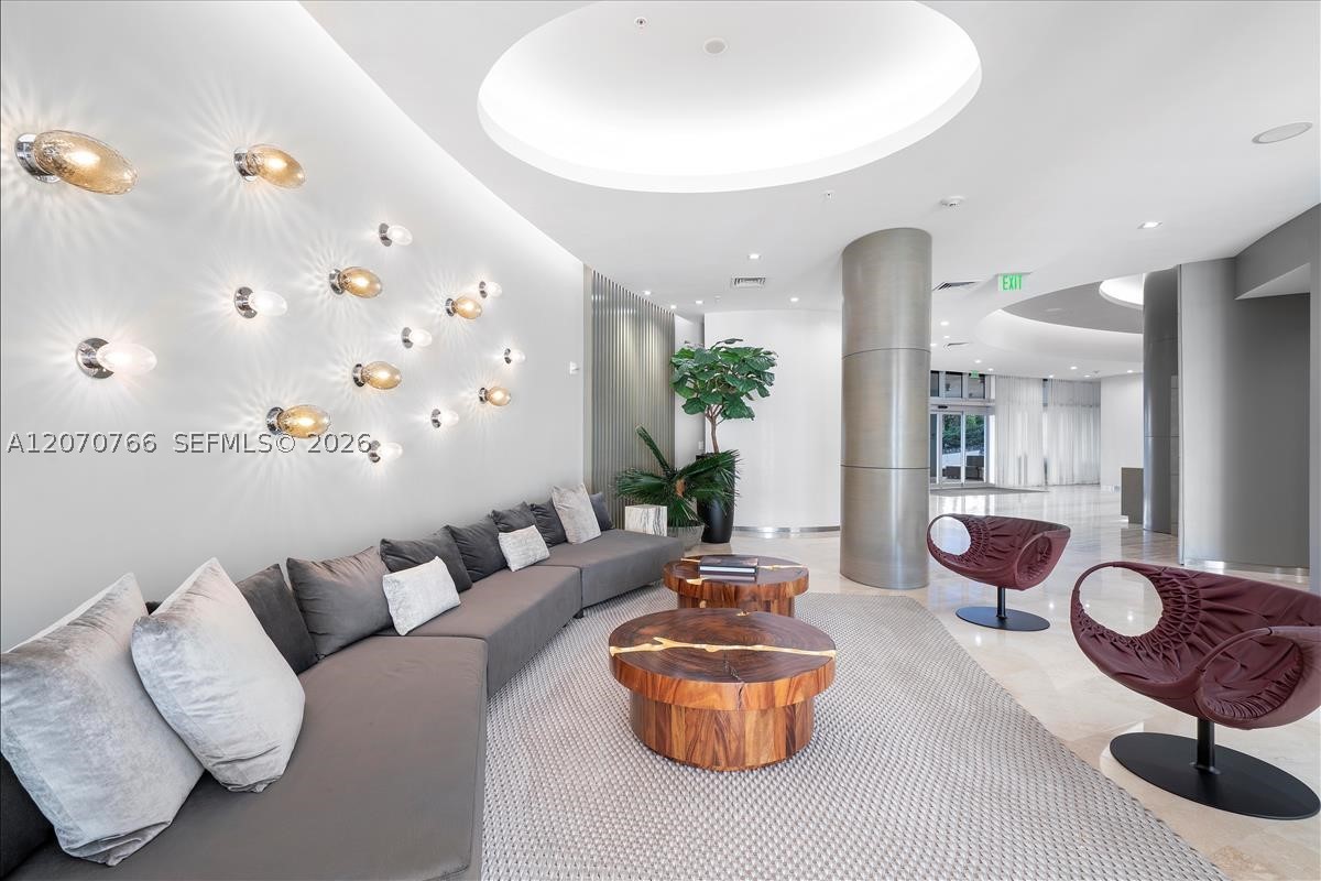 10275 Collins Ave #1132 Bal Harbour, FL 33154