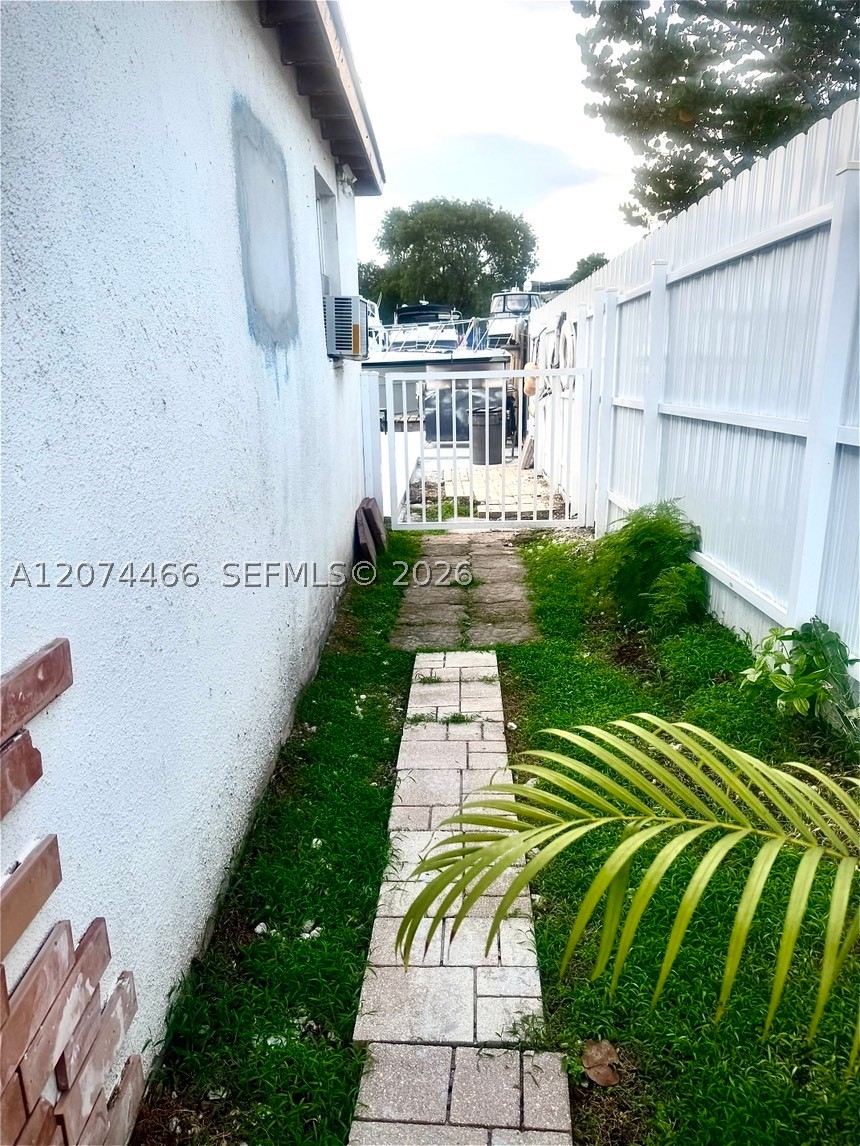 3351 NW 20th St Miami, FL 33142