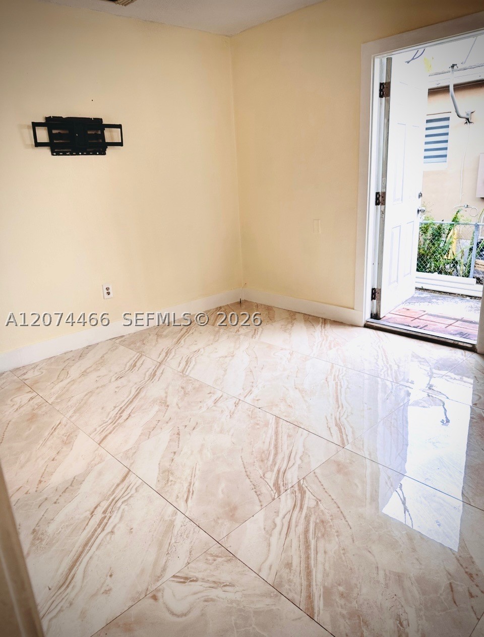 3351 NW 20th St Miami, FL 33142