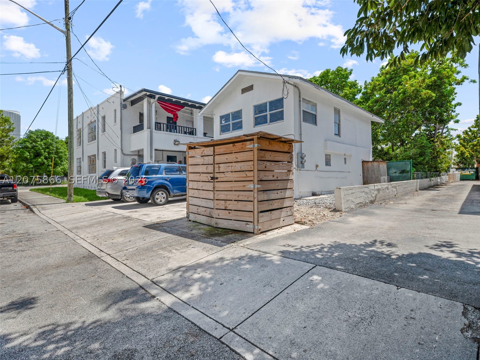 500 SW 8th Ave Miami, FL 33130