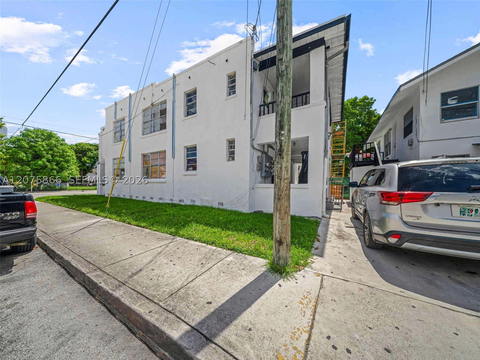 500 SW 8th Ave Miami, FL 33130