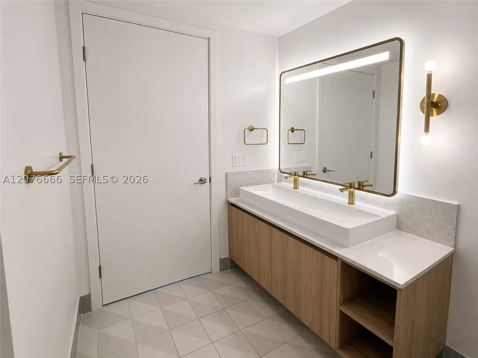 159 NE 6th St #3504 Miami, FL 33132