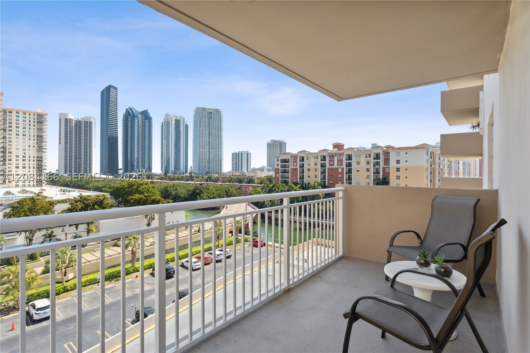 image Winston Towers 1009