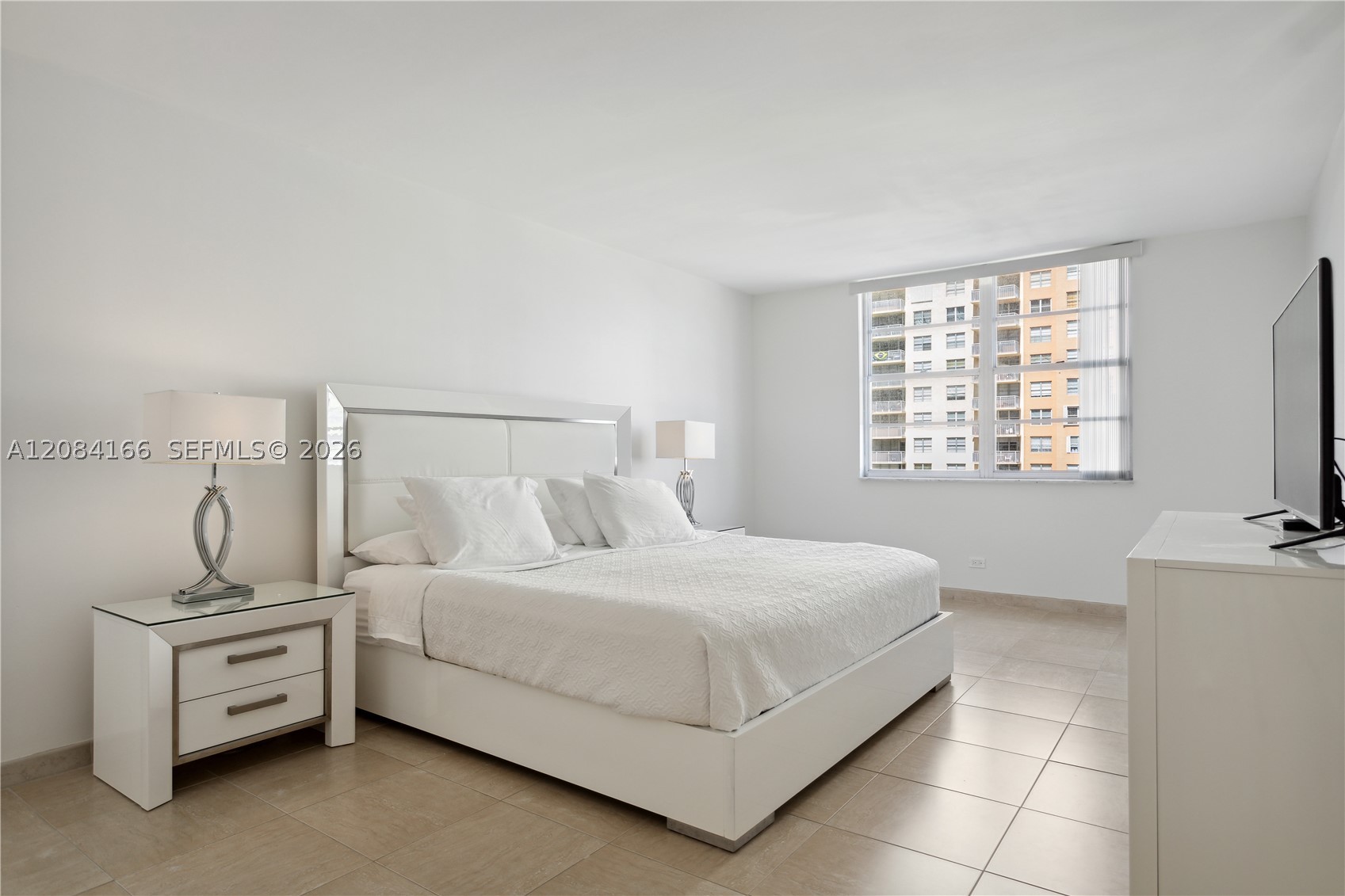 image Winston Towers 1007