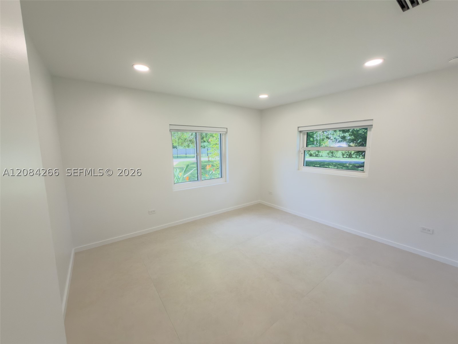 7895 SW 76th Ter Miami, FL 33143
