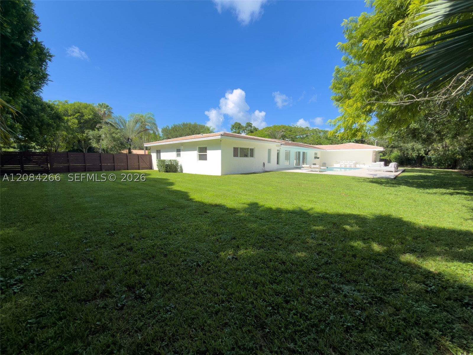 7895 SW 76th Ter Miami, FL 33143