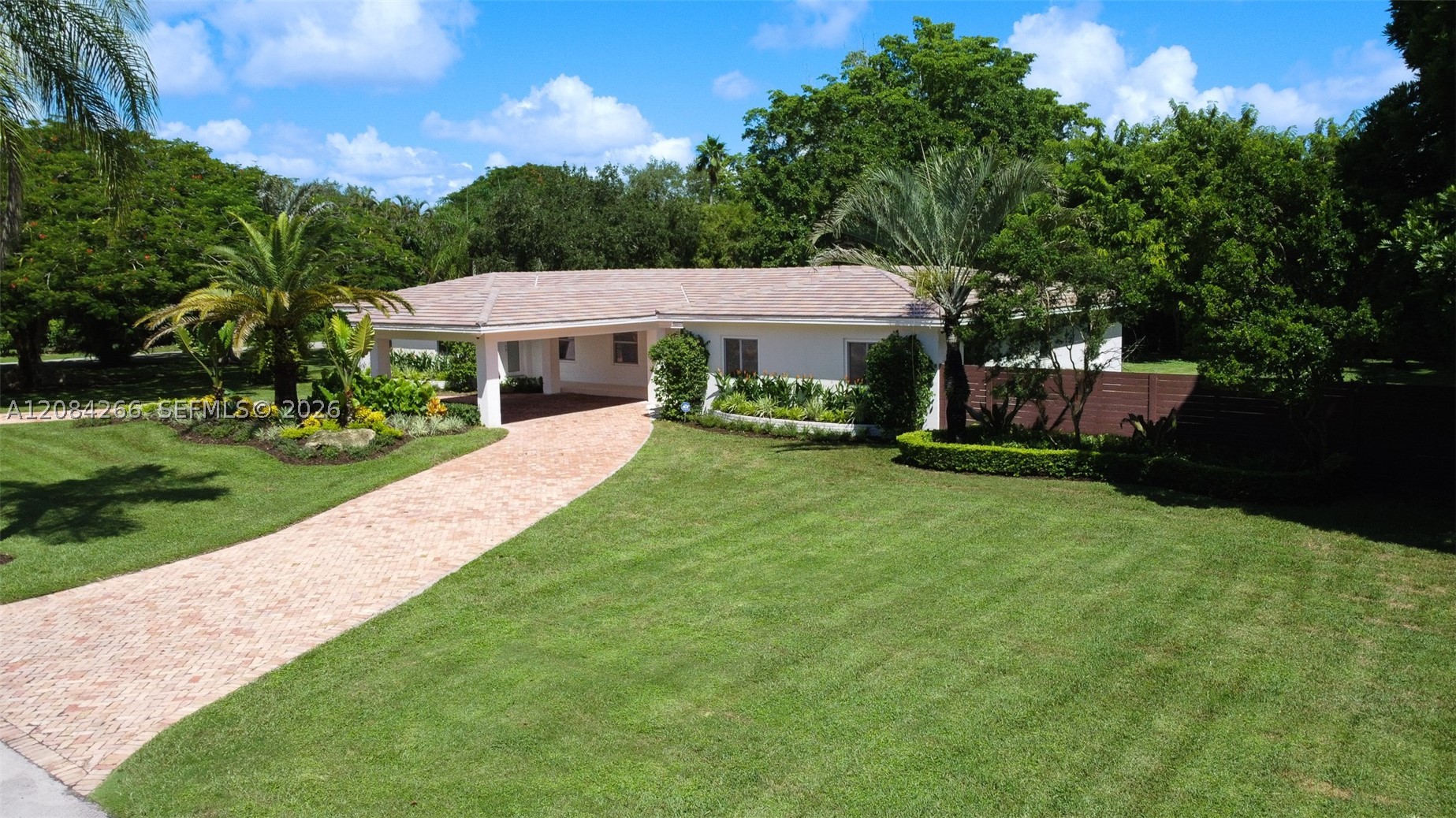 7895 SW 76th Ter Miami, FL 33143