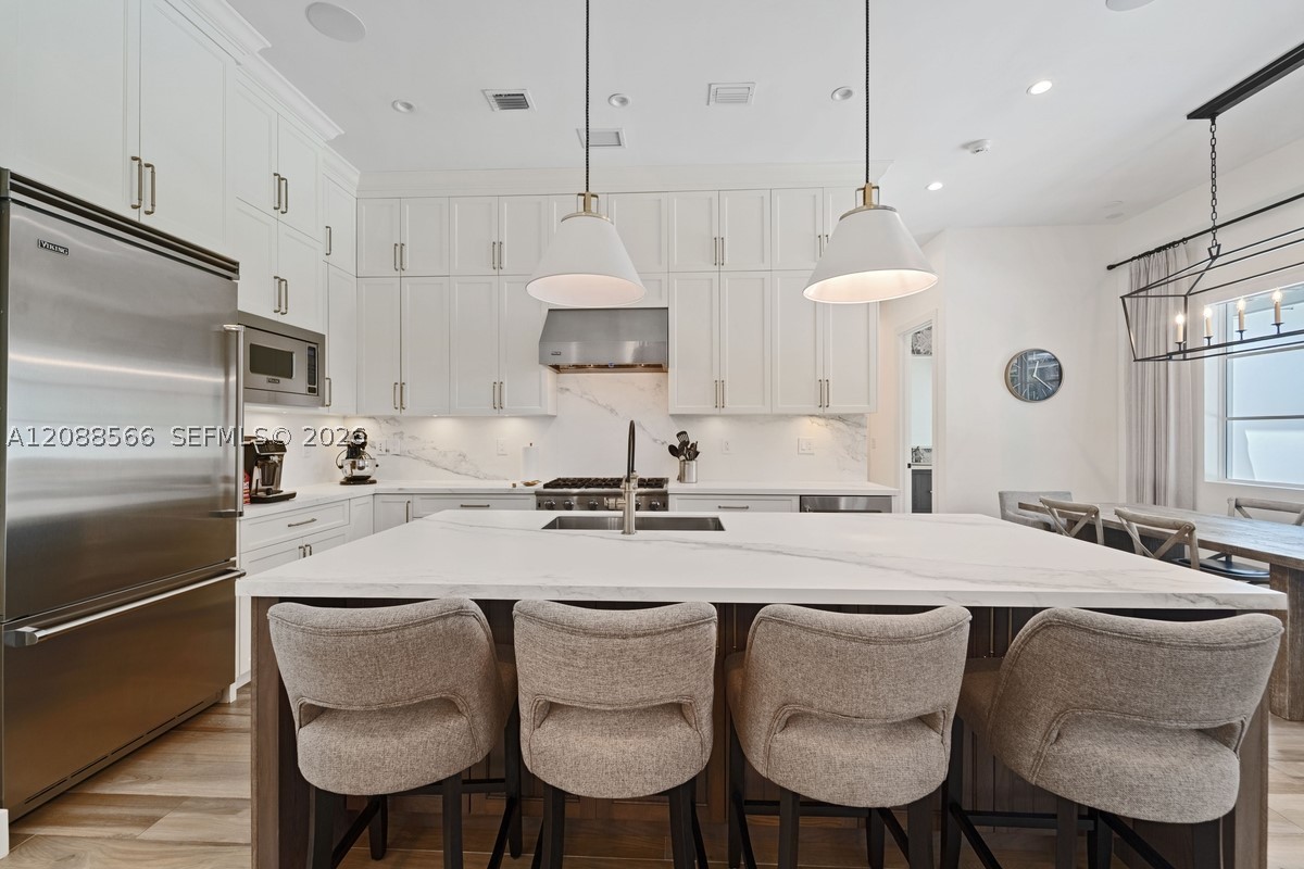 5851 SW 77th Ter South Miami, FL 33143