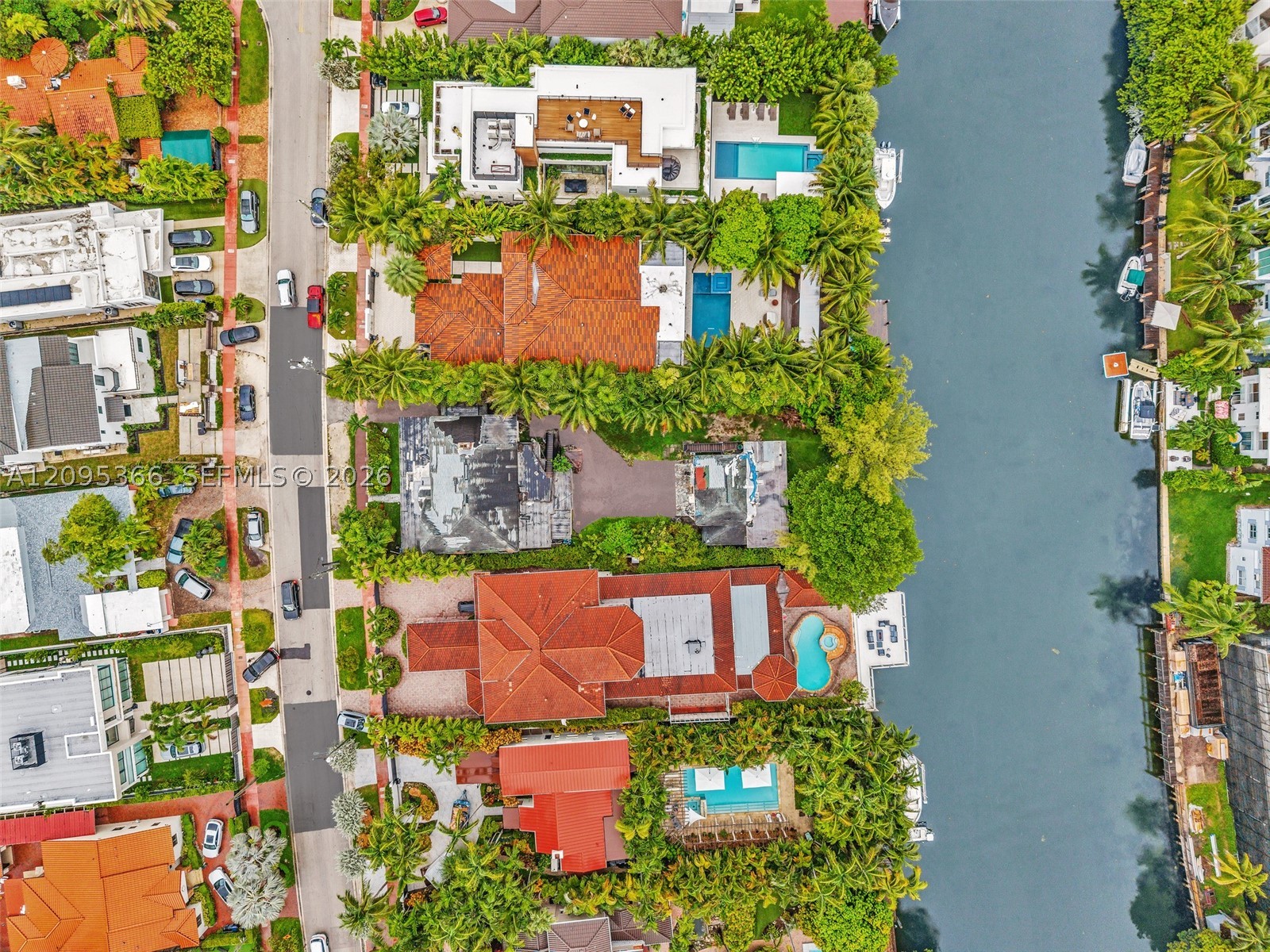 3746 Chase Ave Miami Beach, FL 33140