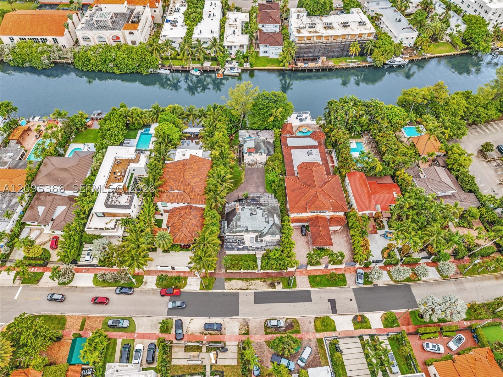 3746 Chase Ave Miami Beach, FL 33140