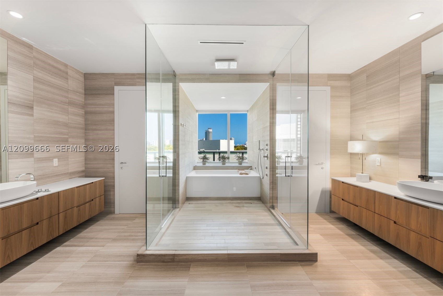 image Ritz-Carlton Residences Miami Beach1