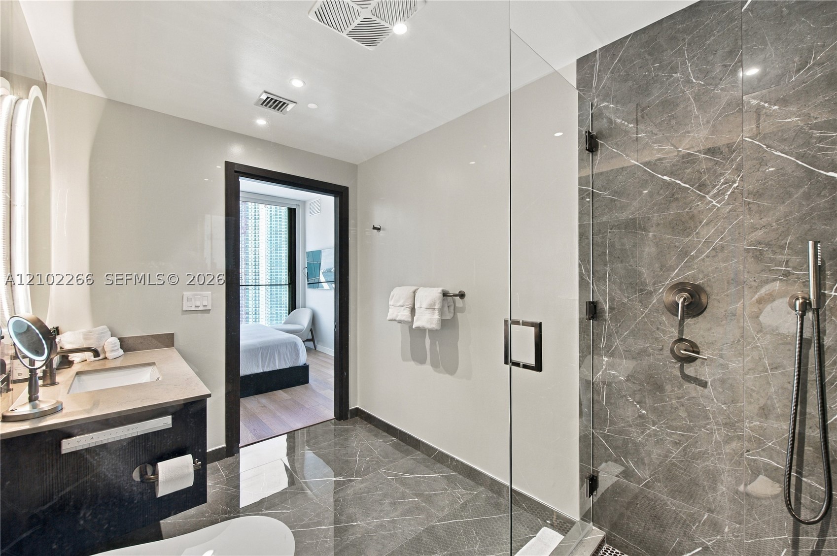 image E11EVEN Hotel & Residences11