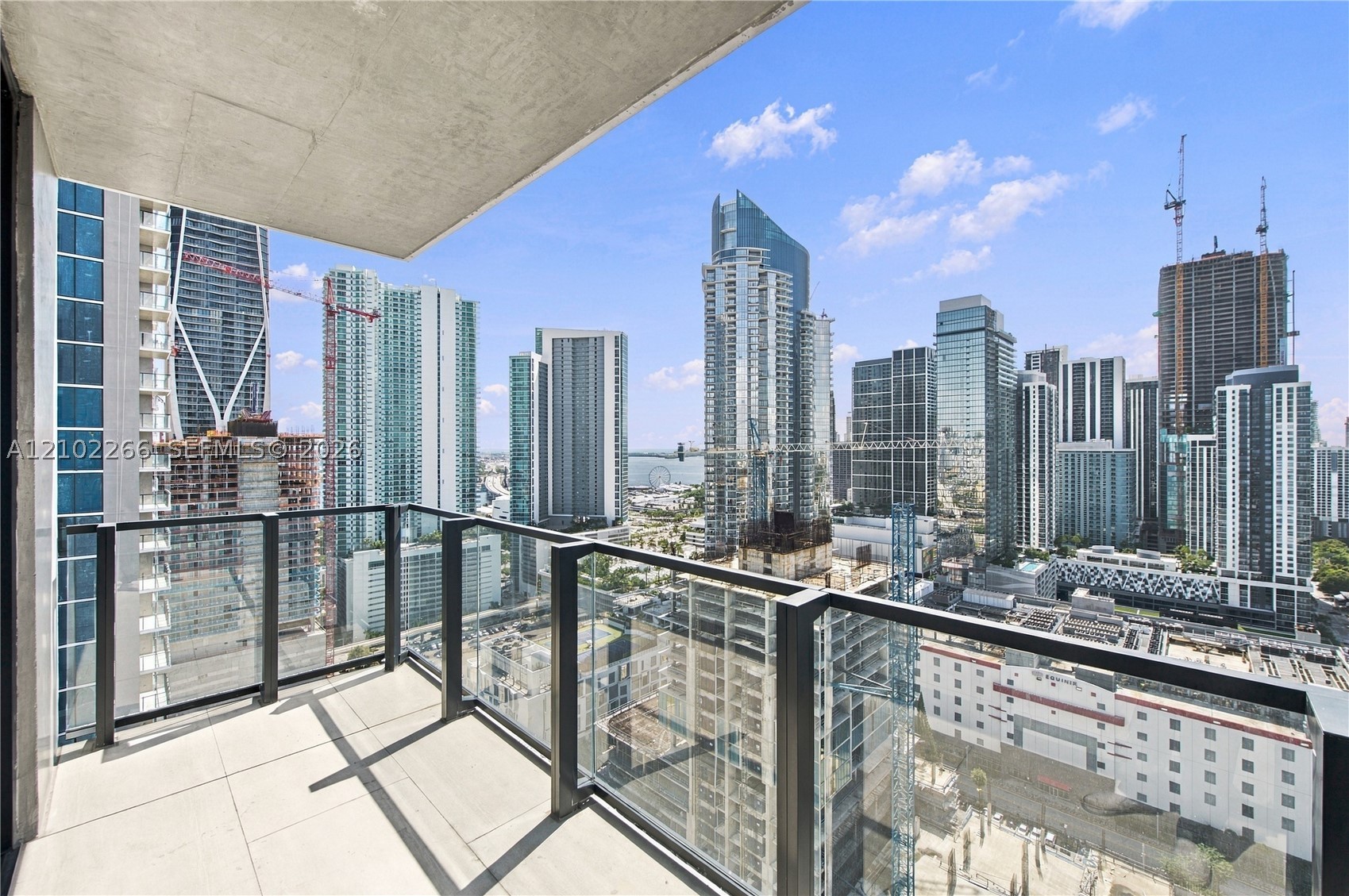 image E11EVEN Hotel & Residences12