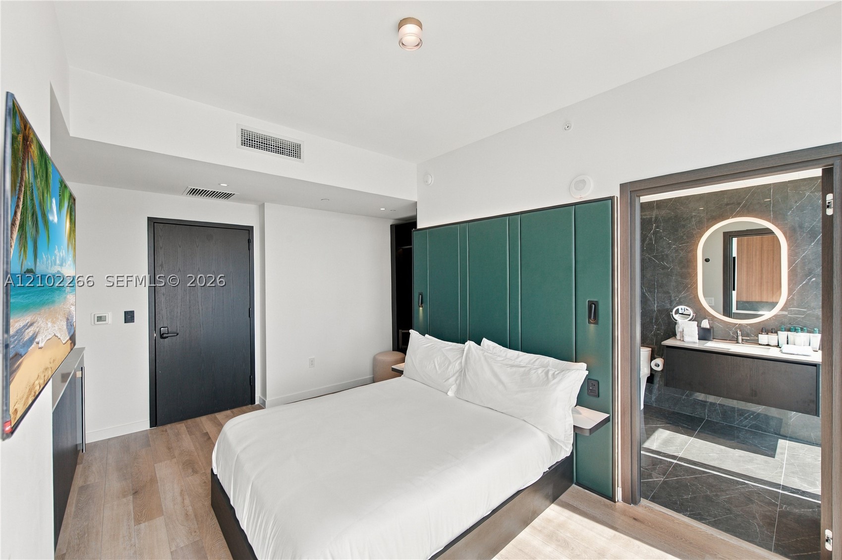 image E11EVEN Hotel & Residences21