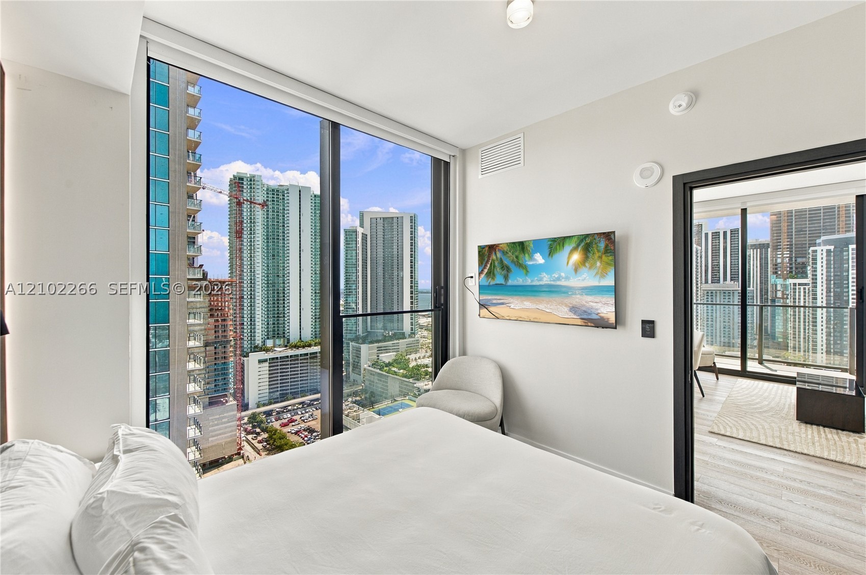 image E11EVEN Hotel & Residences7