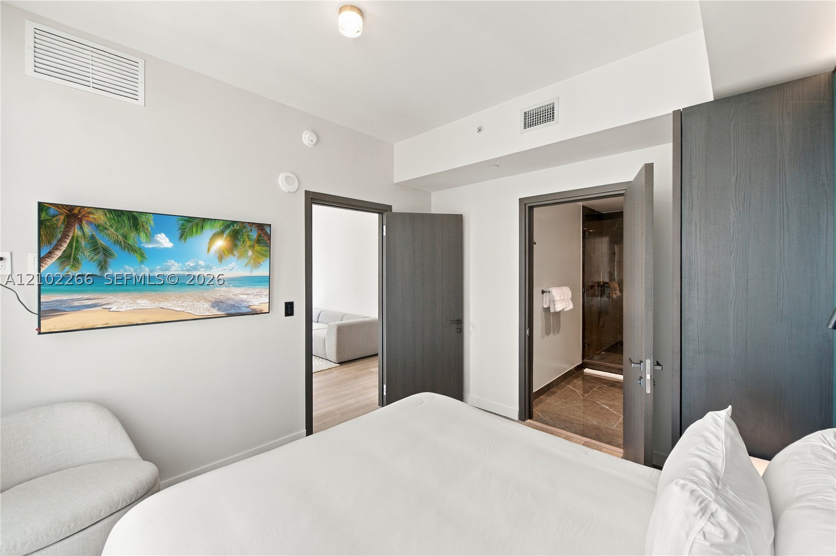 image E11EVEN Hotel & Residences8