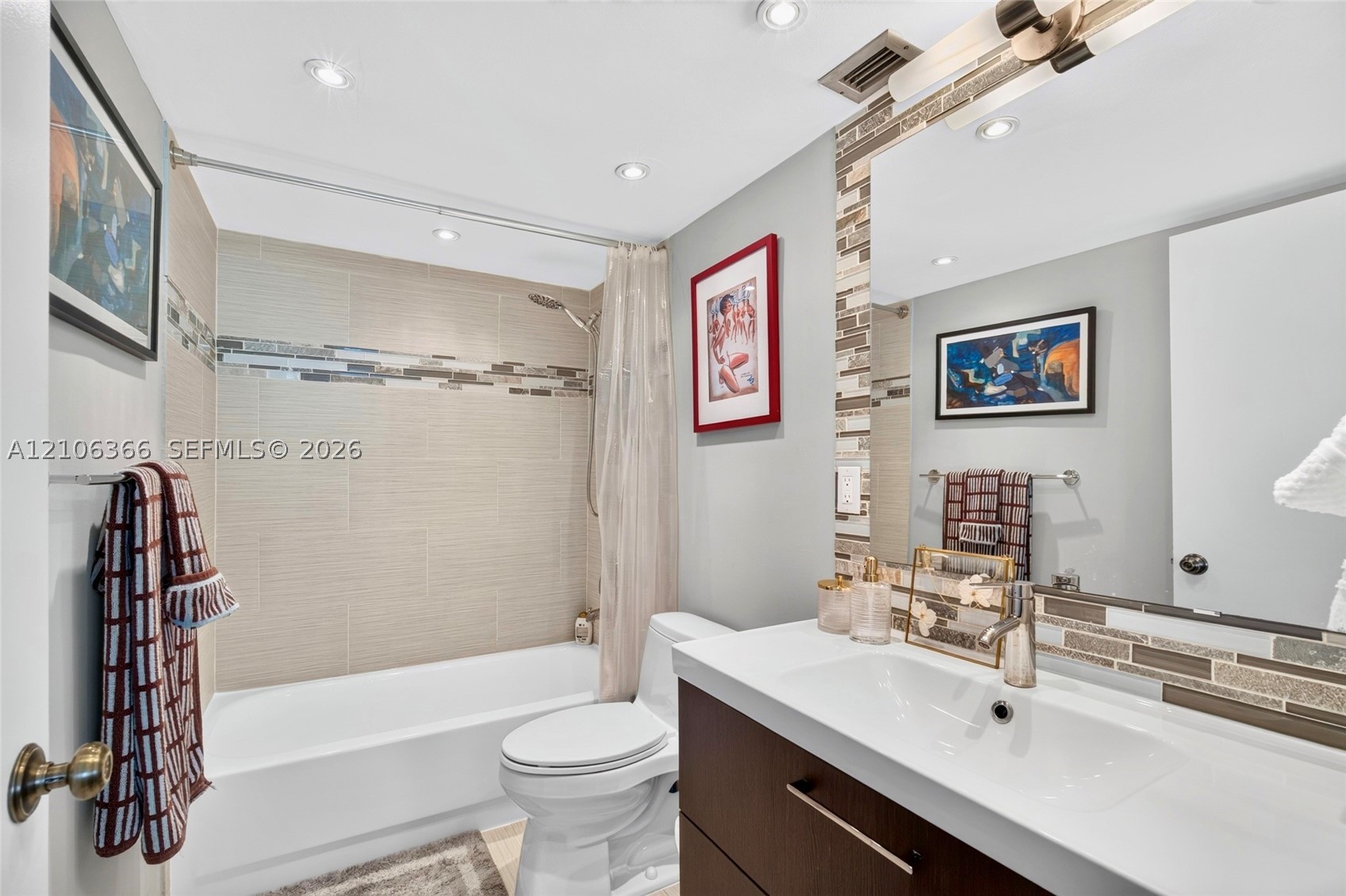 image Brickell Place I24