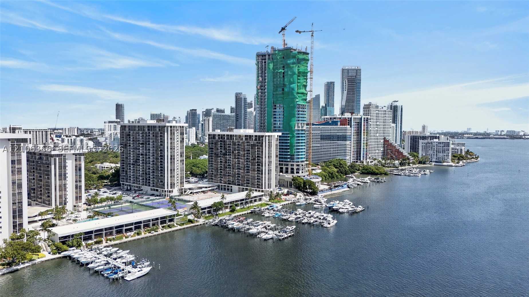 image Brickell Place I40