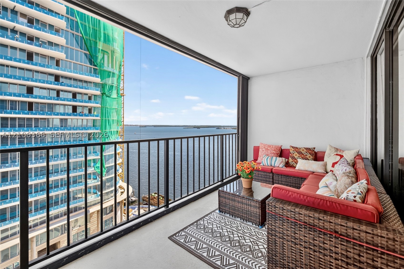 image Brickell Place I7