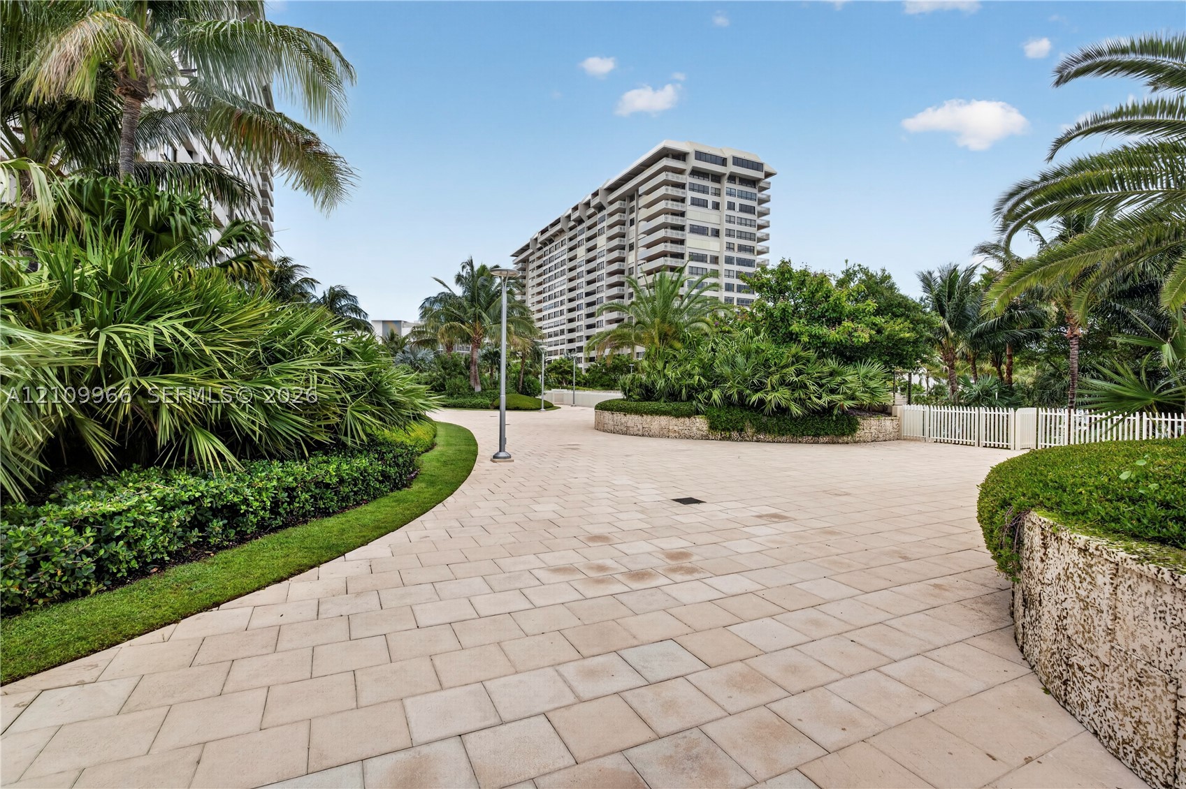 2 Grove Isle Dr #B1008 Miami, FL 33133
